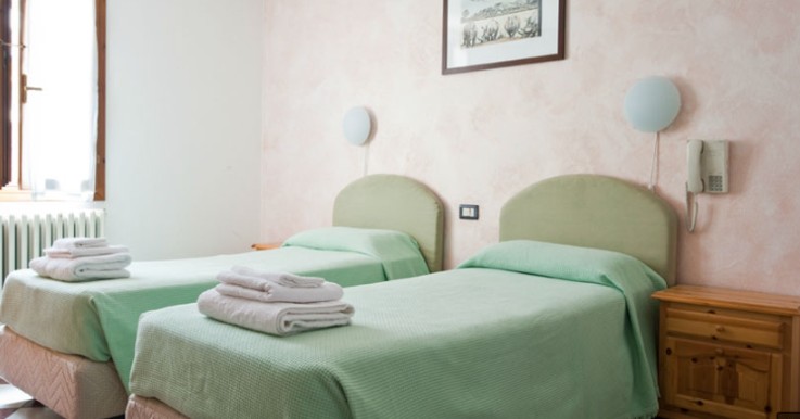 Albergo Sole - Hotel photo - Bedroom