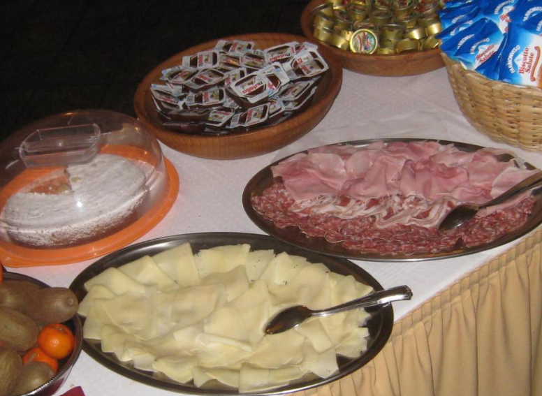 Hotel Villa Plinia - Dinning room breakfast
