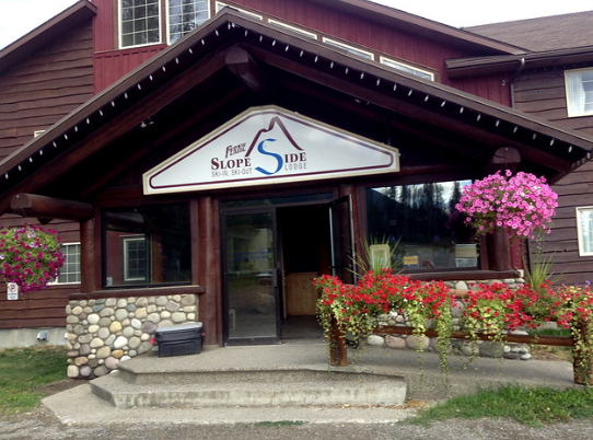 Slopeside Lodge - Fernie - Outside