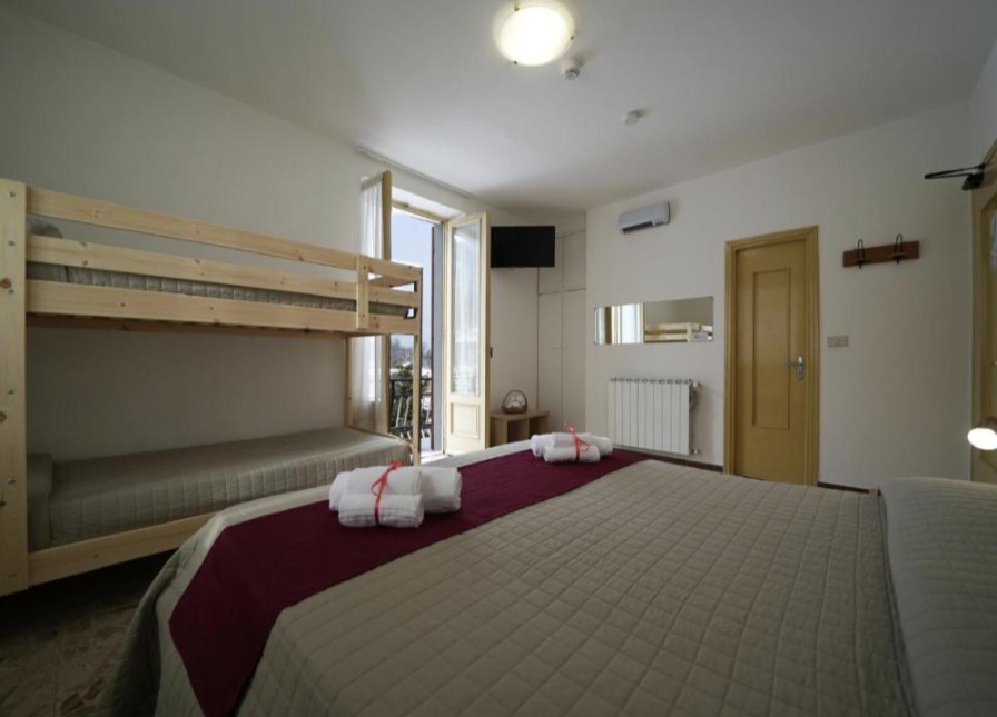Hotel-Skilift-Bedroom