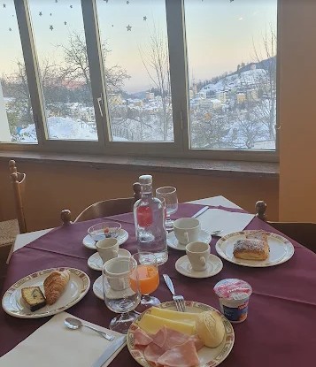 Hotel-Skilift-Breakfast