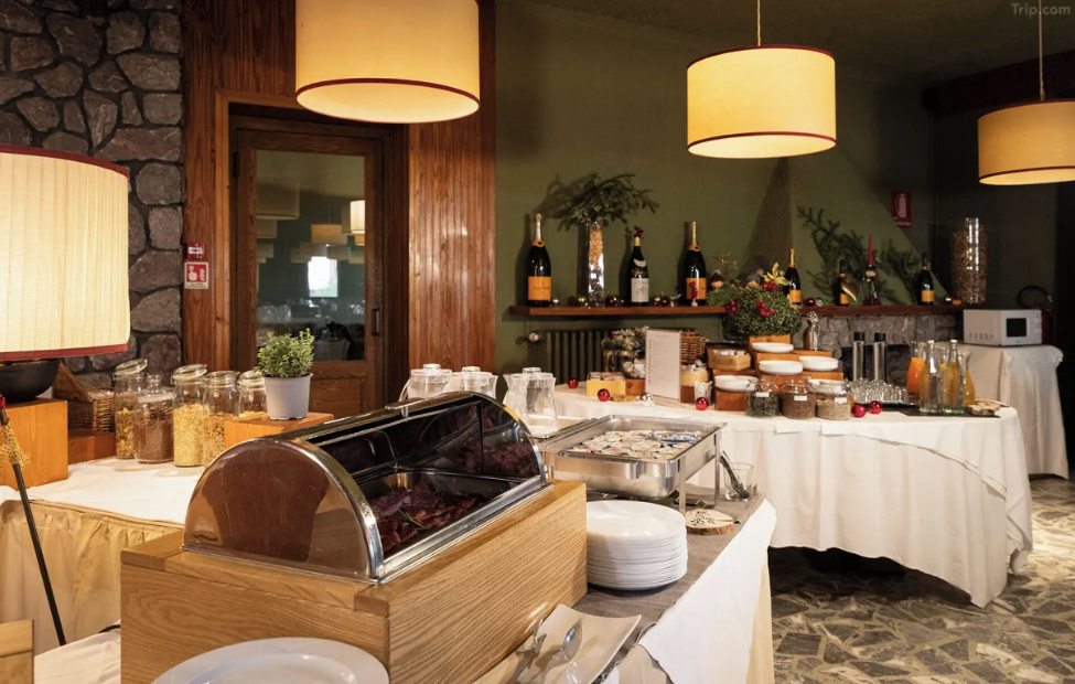 Miramonti-Frabosa-Dinning-room-1