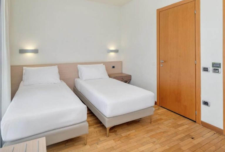 Park-Hotel-Mondovi-bedroom-6